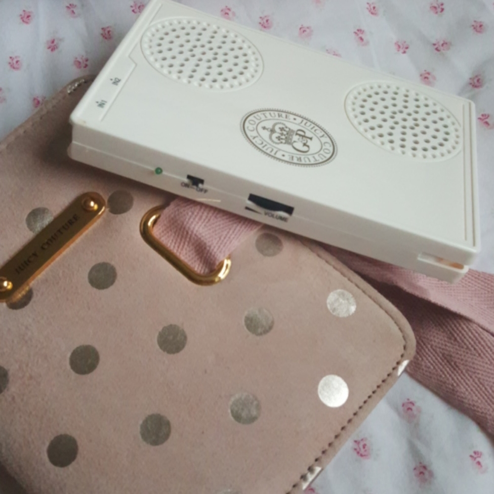 Juicy Couture pink & gold dots MP3 speaker wallet - Picture 8 of 11